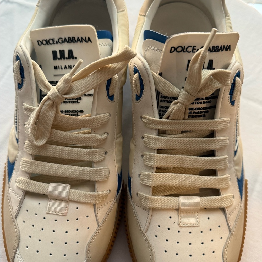 Dolce & Gabbana Men's Cream and Blue Sneakers